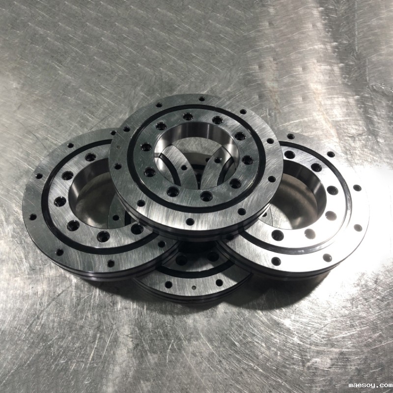 交叉滚子轴承和星空体育官方下载手机版的区别有哪些?详解两者优势