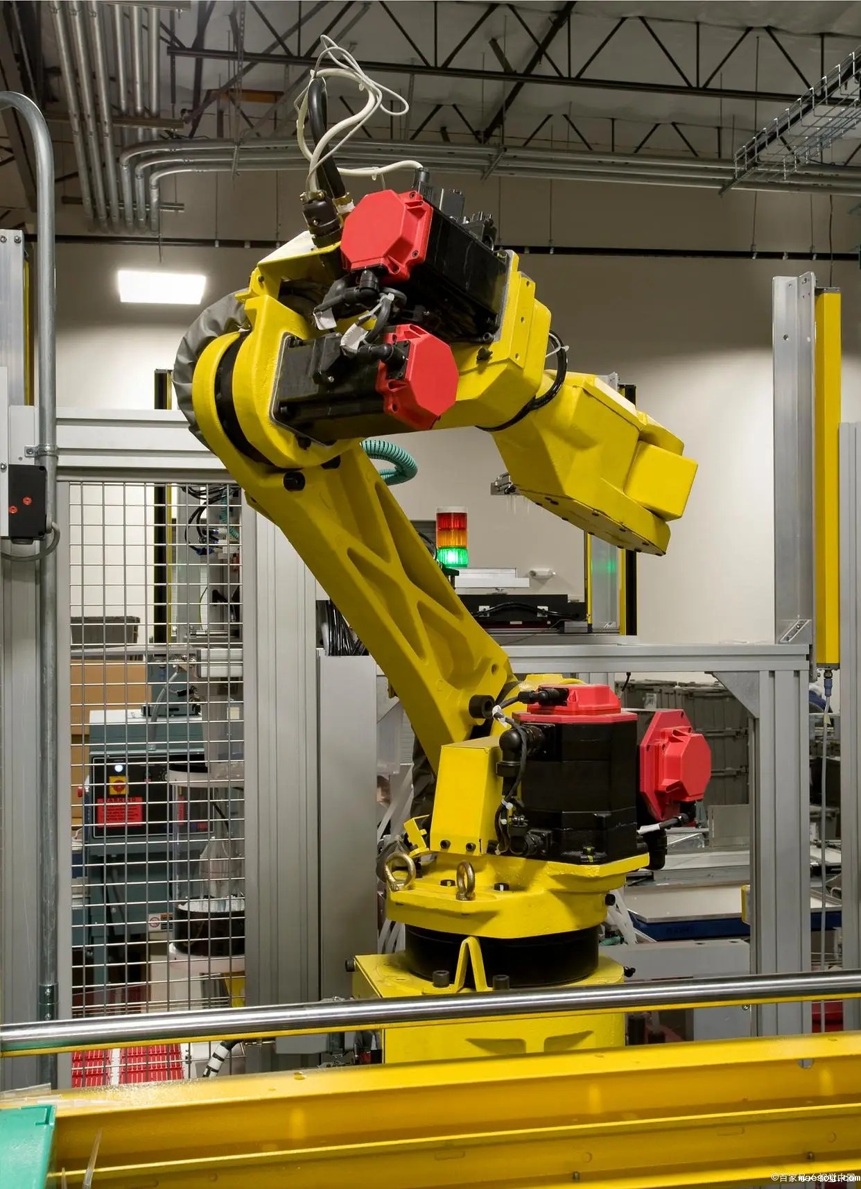 为何工业机器人离不开深沟球轴承?